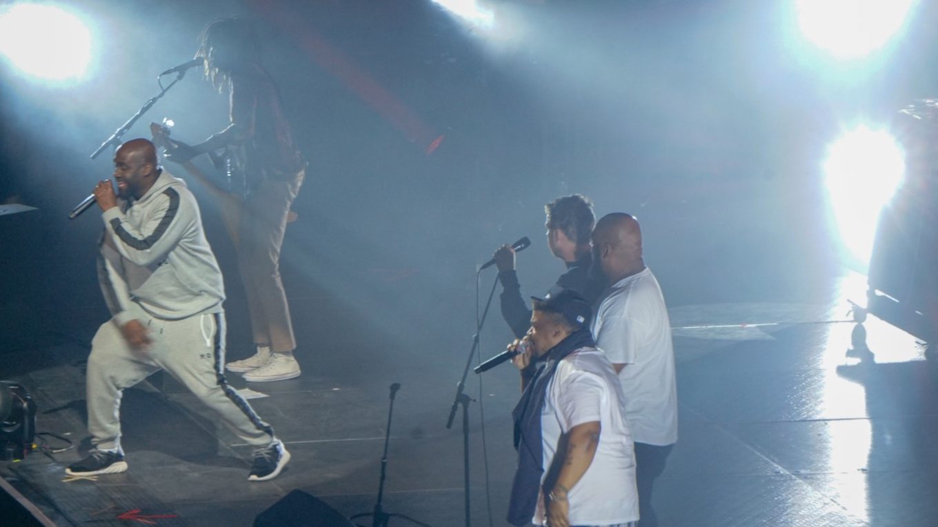 De La Soul on stage with Gorillaz